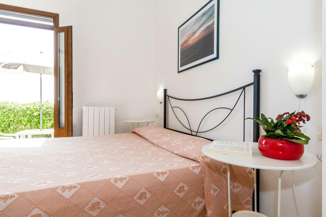 サルキットゥ・クーリエリ Mare Lughente Bed & Breakfast エクステリア 写真