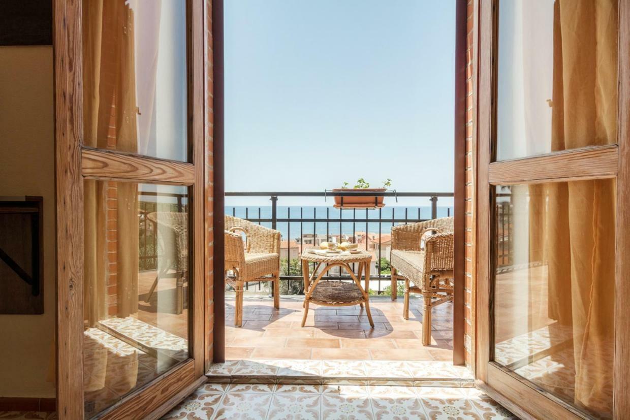 サルキットゥ・クーリエリ Mare Lughente Bed & Breakfast エクステリア 写真