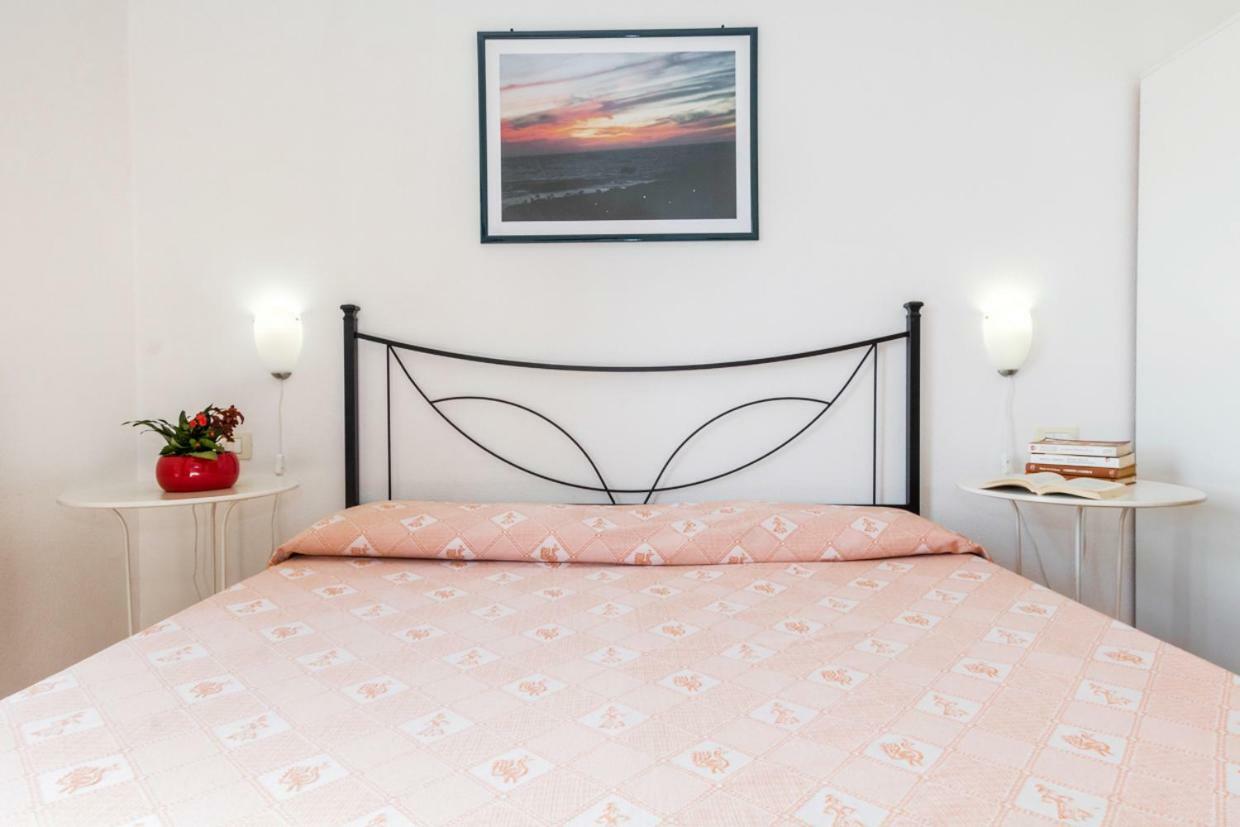 サルキットゥ・クーリエリ Mare Lughente Bed & Breakfast エクステリア 写真