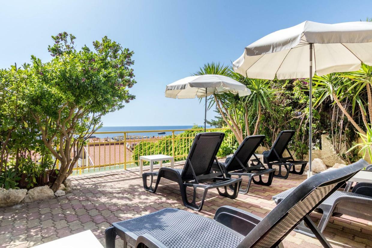 サルキットゥ・クーリエリ Mare Lughente Bed & Breakfast エクステリア 写真