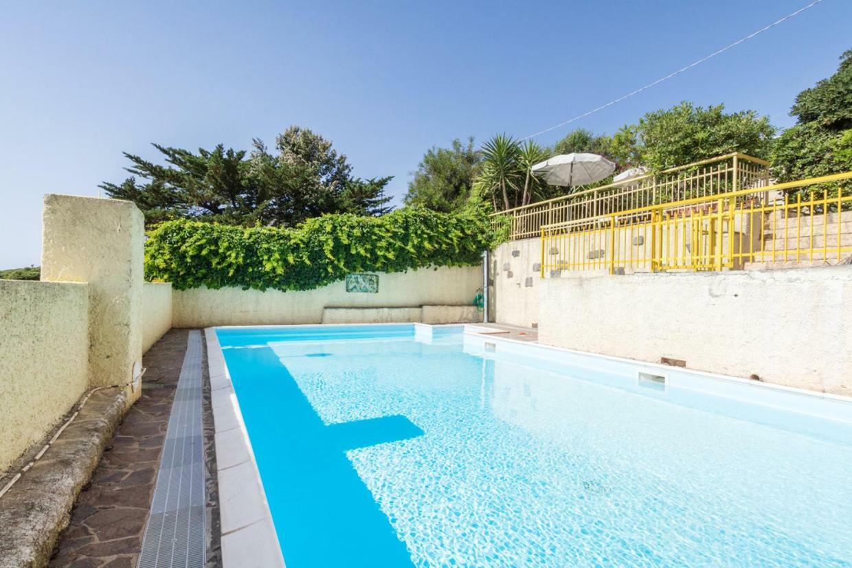 サルキットゥ・クーリエリ Mare Lughente Bed & Breakfast エクステリア 写真