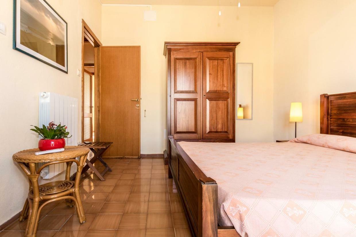 サルキットゥ・クーリエリ Mare Lughente Bed & Breakfast エクステリア 写真