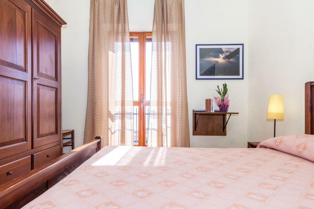 サルキットゥ・クーリエリ Mare Lughente Bed & Breakfast エクステリア 写真