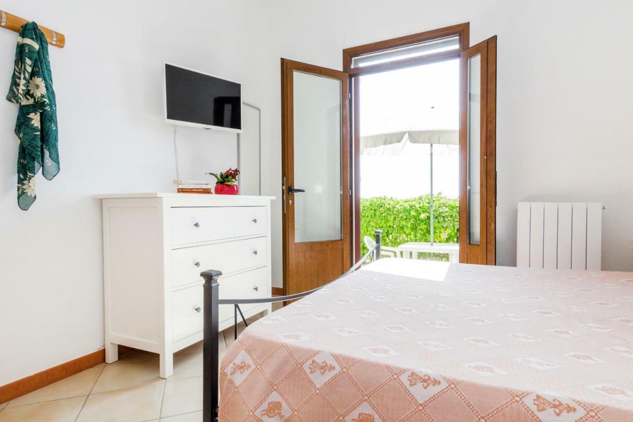 サルキットゥ・クーリエリ Mare Lughente Bed & Breakfast エクステリア 写真