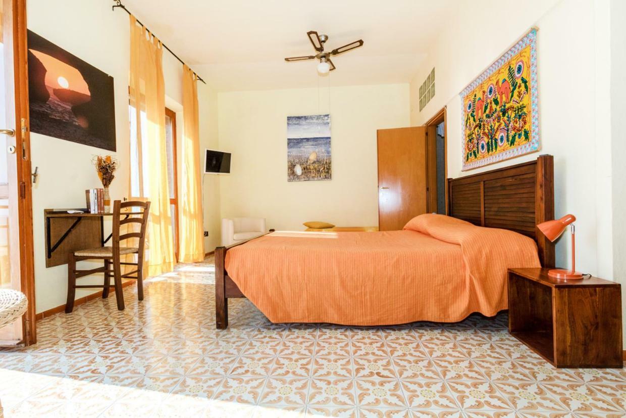 サルキットゥ・クーリエリ Mare Lughente Bed & Breakfast エクステリア 写真