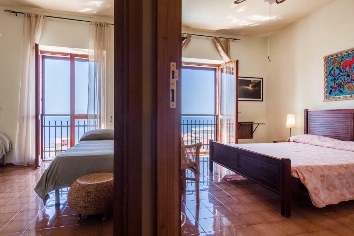 サルキットゥ・クーリエリ Mare Lughente Bed & Breakfast エクステリア 写真